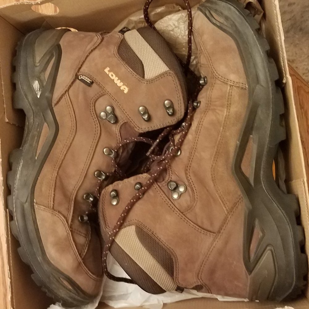 LOWA Renegade GTX Hiking boots - siz3 13 medium